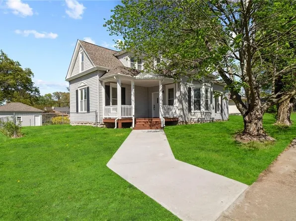 210 Winner Ave, Gower, MO 64454
