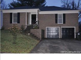 9116 Marse Henry Dr, Jeffersontown, KY 40299