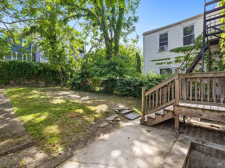 191 Everett St #1 — Photo 23