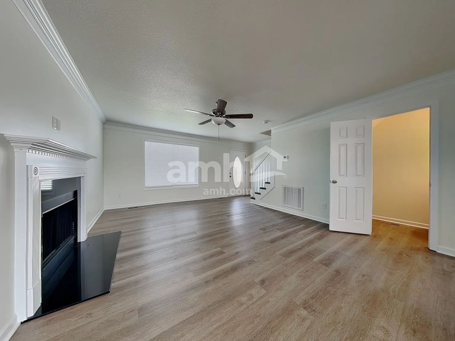 4 bed, 2.5 bath, 2155 sqft, $2,615 — Photo 4