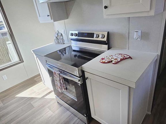 3rd image of 8530 W 85th St #Df83e250e
