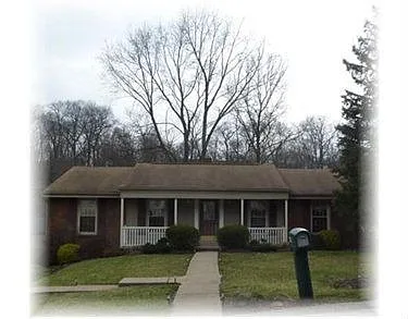 690 Presque Isle Dr photo 1
