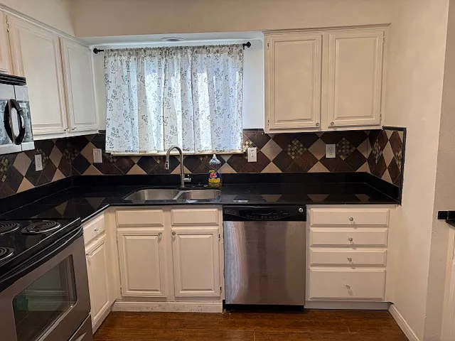 9702 Amberton Pkwy — Photo 16