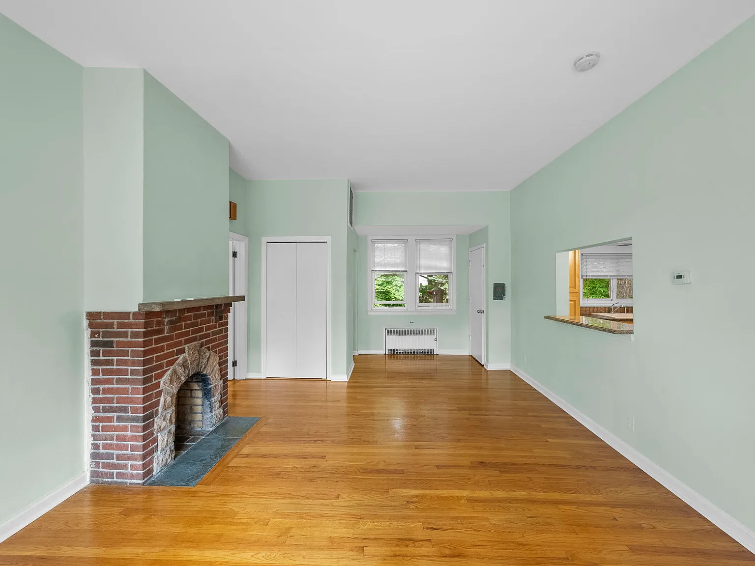 2 bed, $2,350 — Photo 1