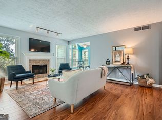 1015 Canyon Point Cir, Roswell, GA 30076