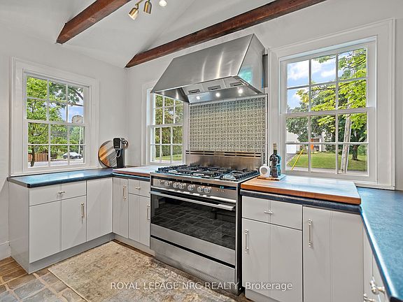 5th image of 307 Mississagua St