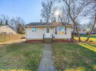 647 Dane St, Woodstock, IL 60098