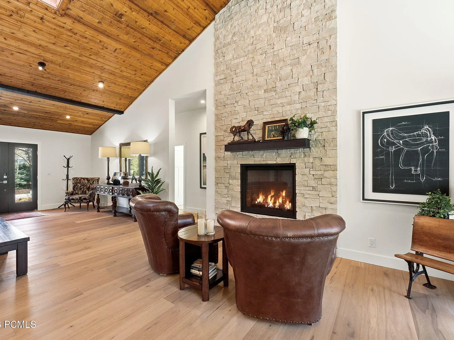 5 bed, 7.0 bath, 4400 sqft, $12,000 — Photo 4