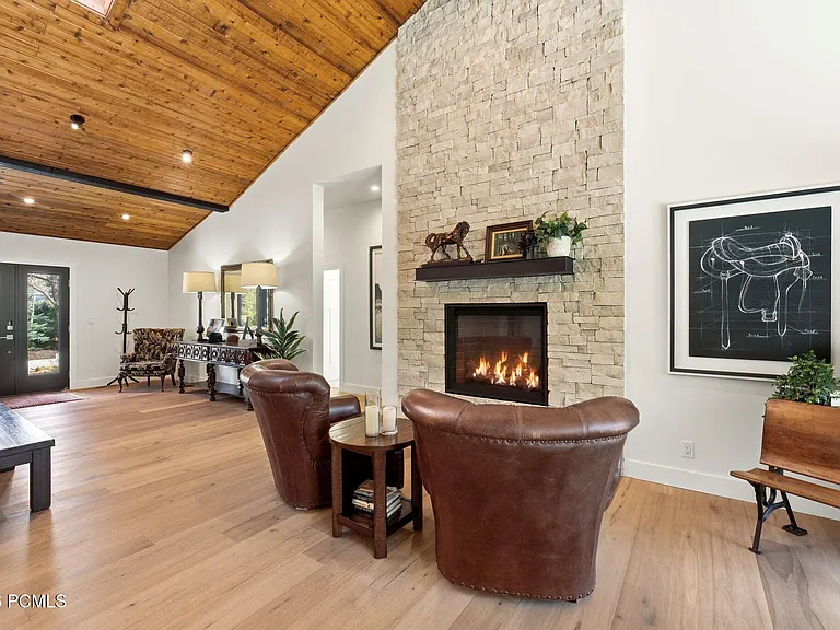 1503 Willow Loop — Photo 4