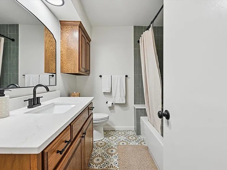 8102 S Sandusky Ave — Photo 38