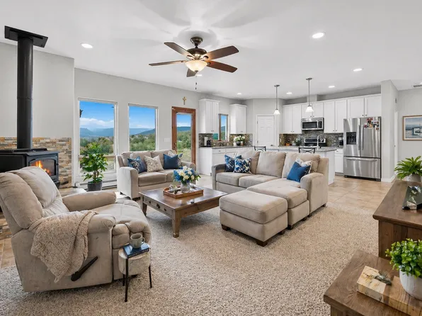 2 Lady Hawk Ln, Ojo Caliente, NM 87549