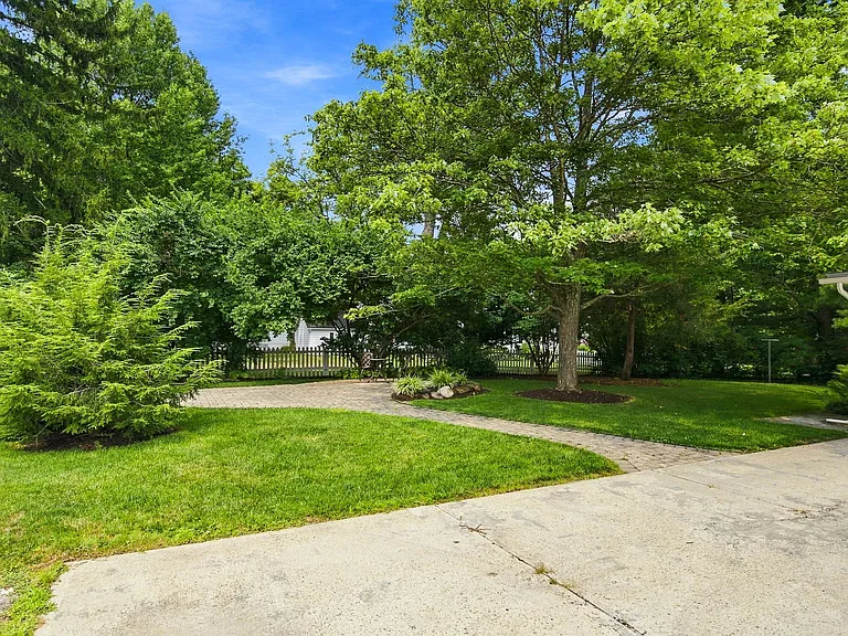 71 Forest Ave — Photo 7