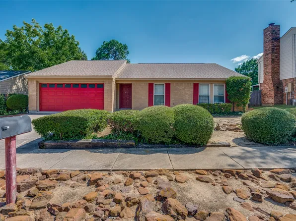 3301 Manchester Cir, Bedford, TX 76021