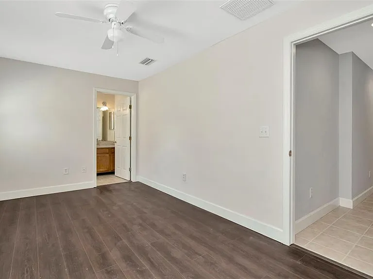 3213 Marcellus Cir — Photo 26