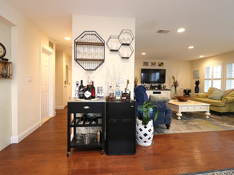 9505 Monmouth Ave #B — Photo 20