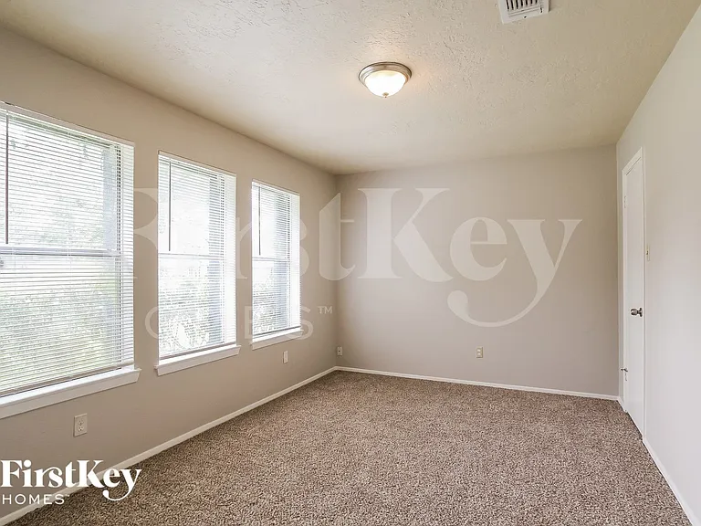 4403 Pineville Ln — Photo 12