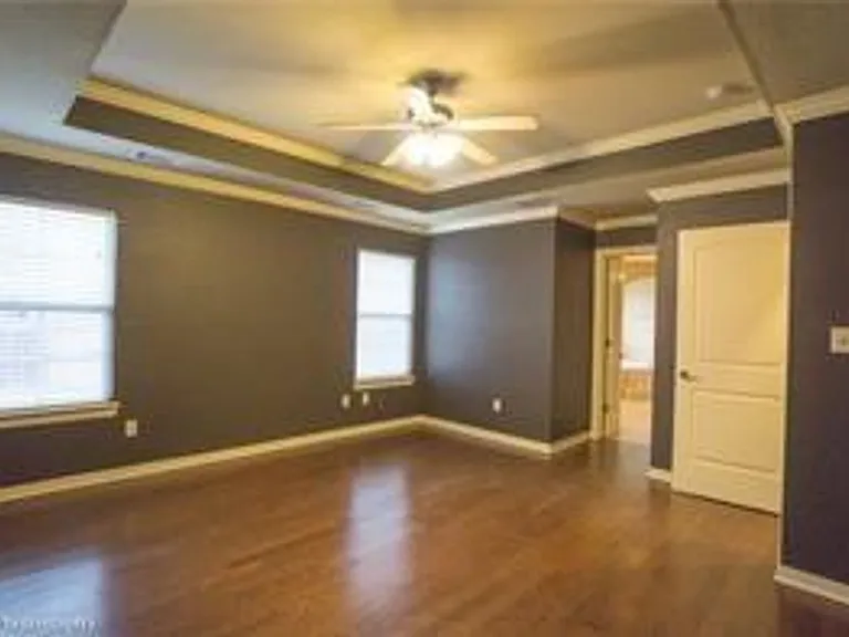 2537 N Vickers Pl — Photo 7