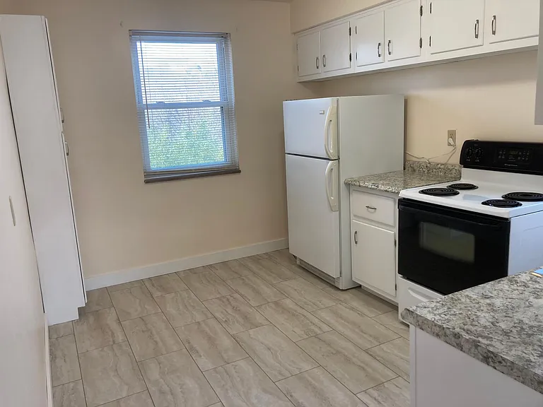 118 Arch Ave #2 — Photo 10