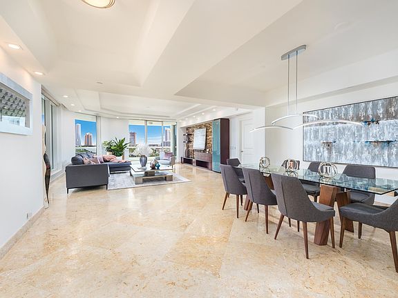 3rd image of 6000 Island Blvd APT 601
