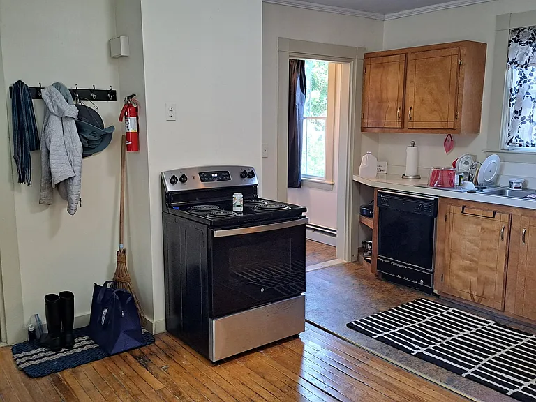 16 E Elm St #1 — Photo 9