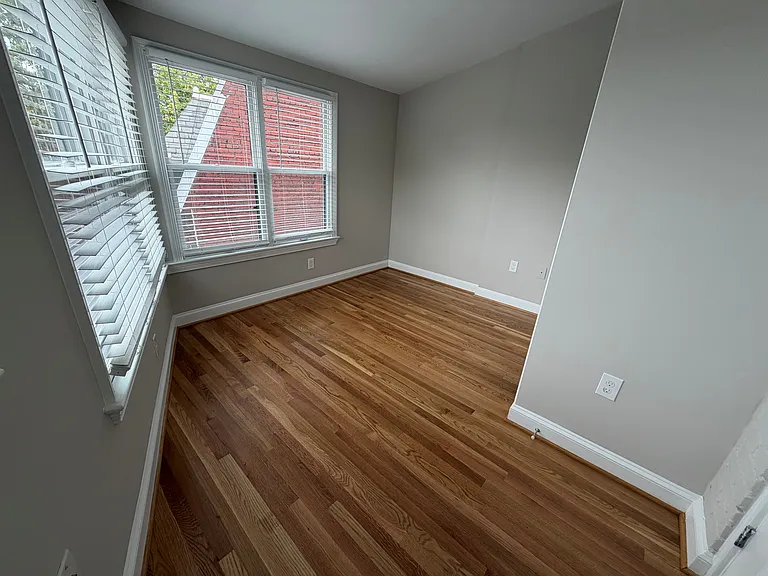 1611 Irving St NW #32 — Photo 5