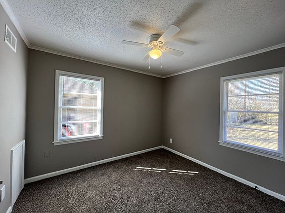 5th image of 3036 Cromwell Ave