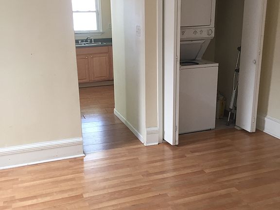 5th image of 950 Delaware Ave