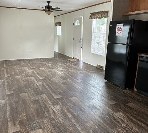 3rd image of 82 Terrace Ct