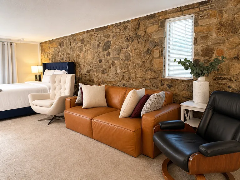 Basement bedroom. Bedroom 3.