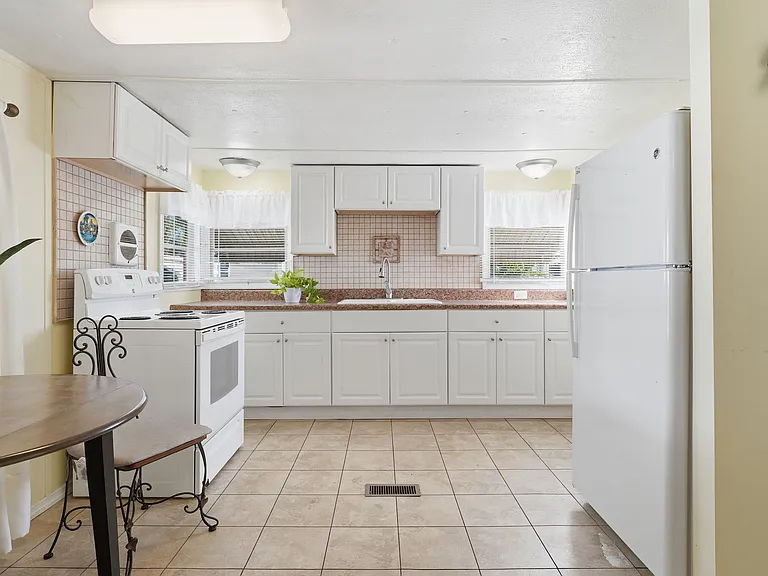 4432 Calm Harbor St — Photo 3