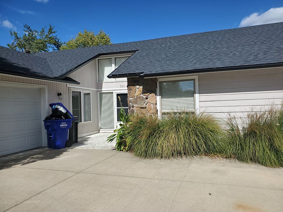 1st image of 711 N Woodland Dr