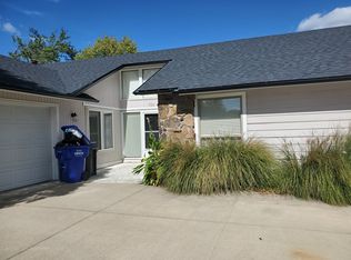 711 N Woodland Dr, Rogers, AR 72756