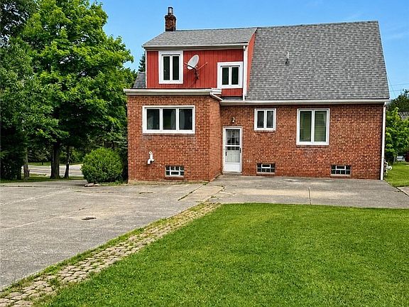 3rd image of 1359 Sprague Rd