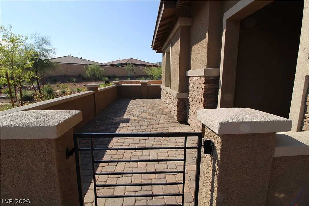 4 bed, 2.5 bath, 2654 sqft, $3,016 — Photo 4