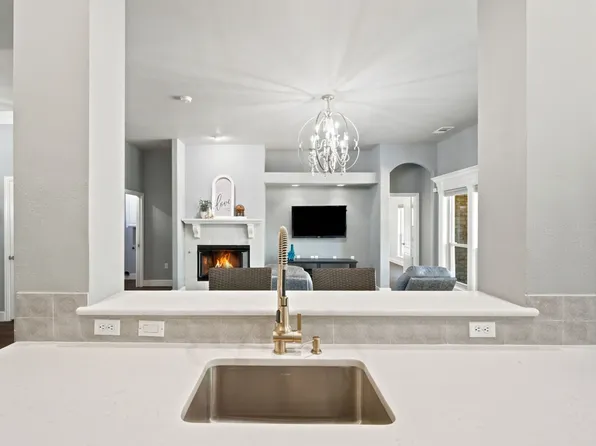 8305 Crystal Ln, North Richland Hills, TX 76182