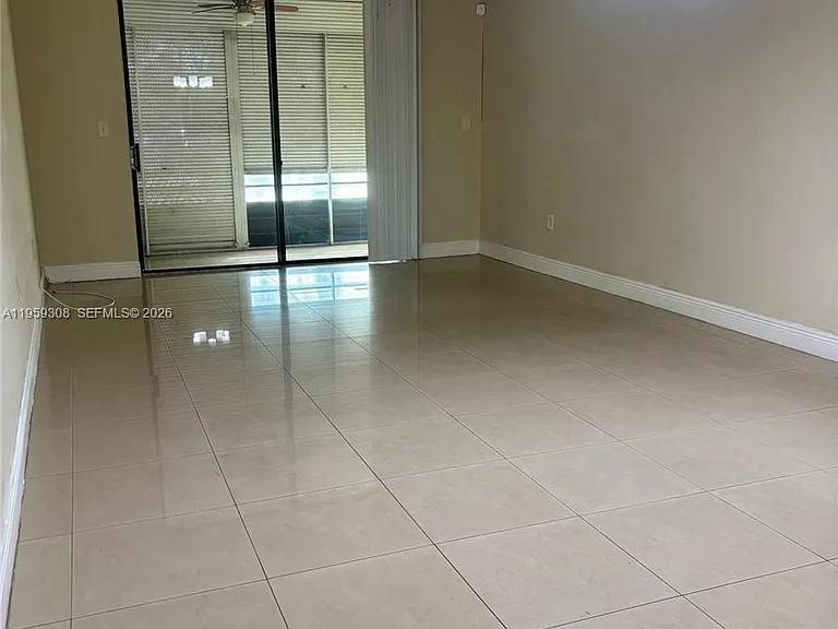 1800 SW 81st Ave #1112 — Photo 3