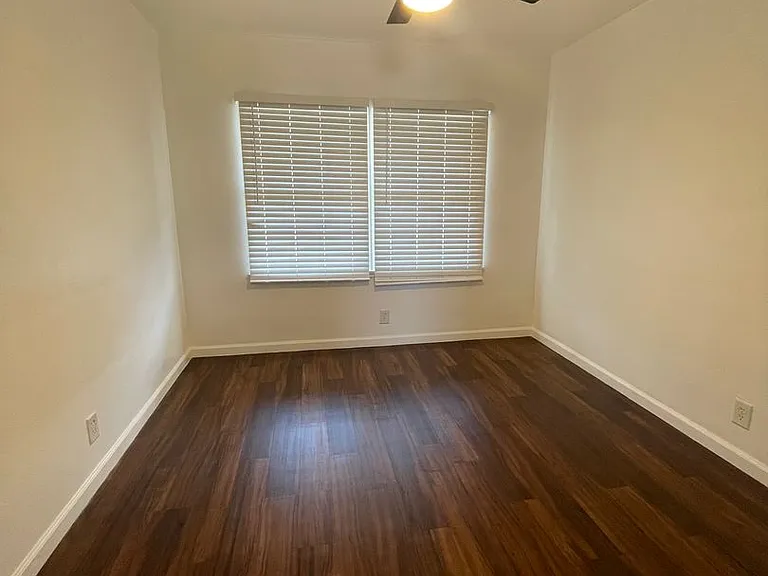 Glendale Terrace Apartments - AC Townhomes LLC — Photo 11