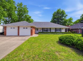 620 Grove Crest Rd, Pryor, OK 74361