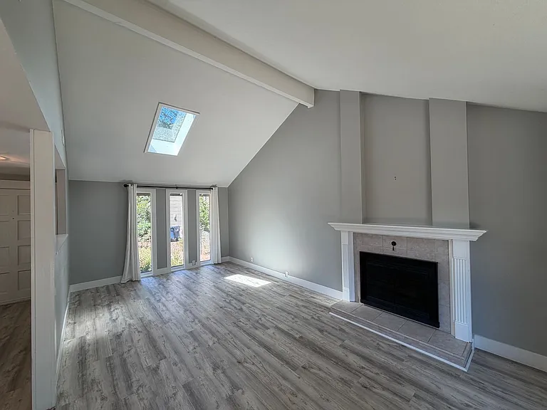 3823 Wilshire Ln — Photo 3