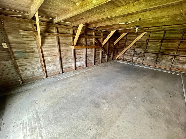 722 Avenue C — Photo 12