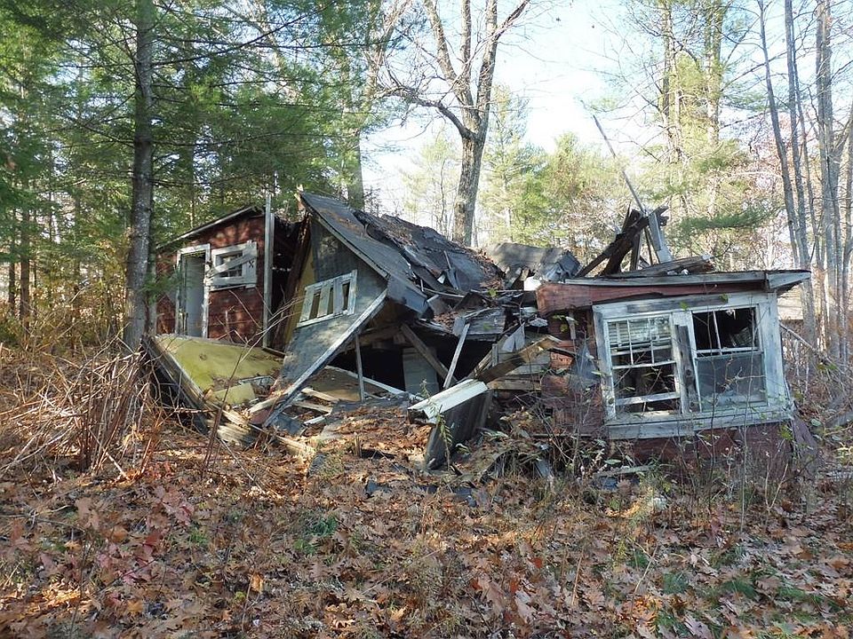 2nd image of 47 Watatic Pond Rd