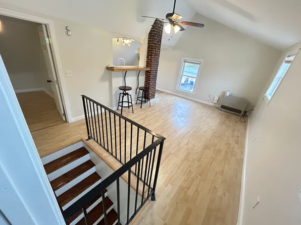 21 Haskell St APT 3, Westbrook, ME 04092