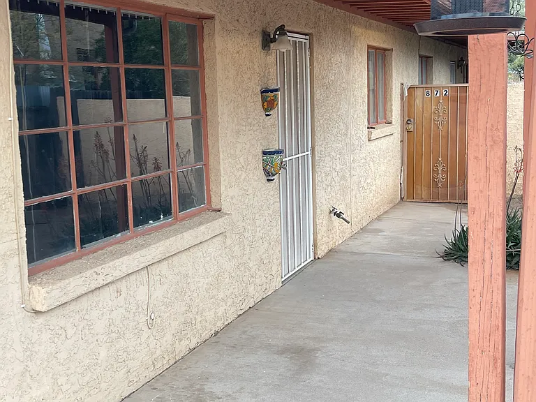 870 W Alameda St — Photo 2