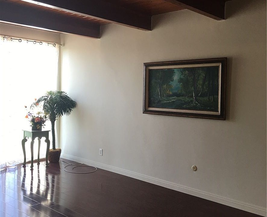 1st image of 944 W Mabel Ave
