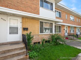 9509 Gross Point Rd #D, Skokie, IL 60076