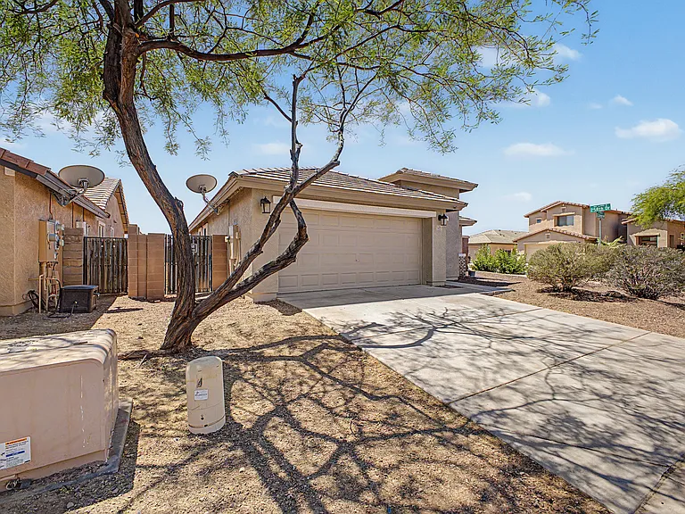 25875 W Saint Catherine Ave — Photo 29
