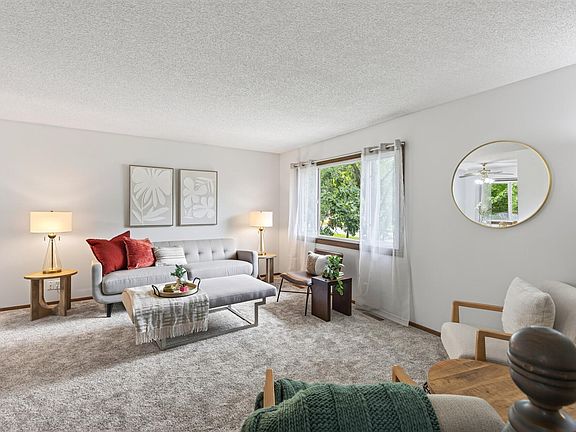 5th image of 10665 Hummingbird St NW