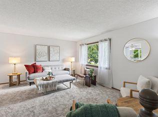 10665 Hummingbird St NW, Coon Rapids, MN 55433