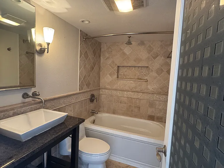 1320 Pelican Creek Xing — Photo 37