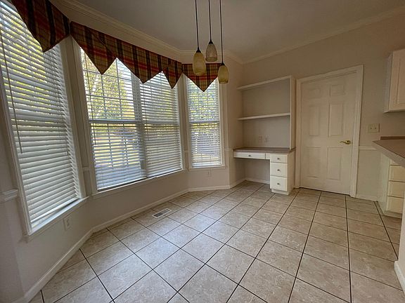 4th image of 6 Crab Tree Ct